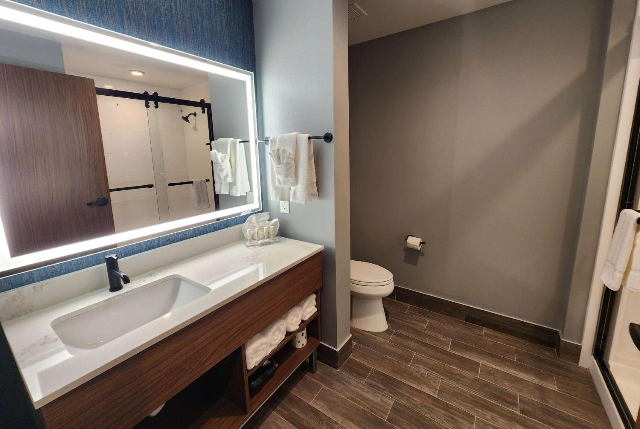 La Quinta Inn & Suites By Wyndham Del Rio Εξωτερικό φωτογραφία