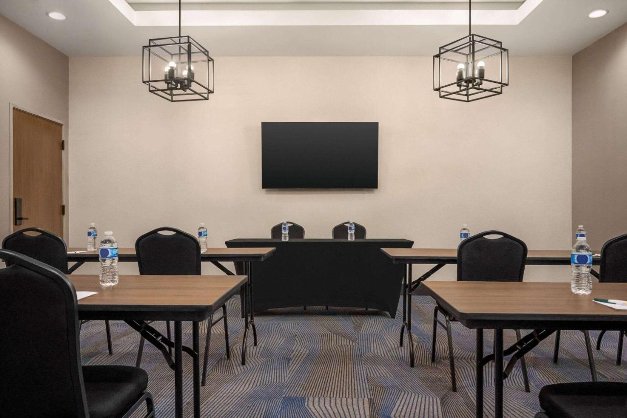 La Quinta Inn & Suites By Wyndham Del Rio Εξωτερικό φωτογραφία