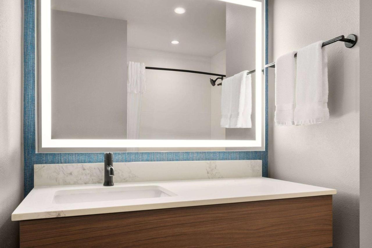 La Quinta Inn & Suites By Wyndham Del Rio Εξωτερικό φωτογραφία