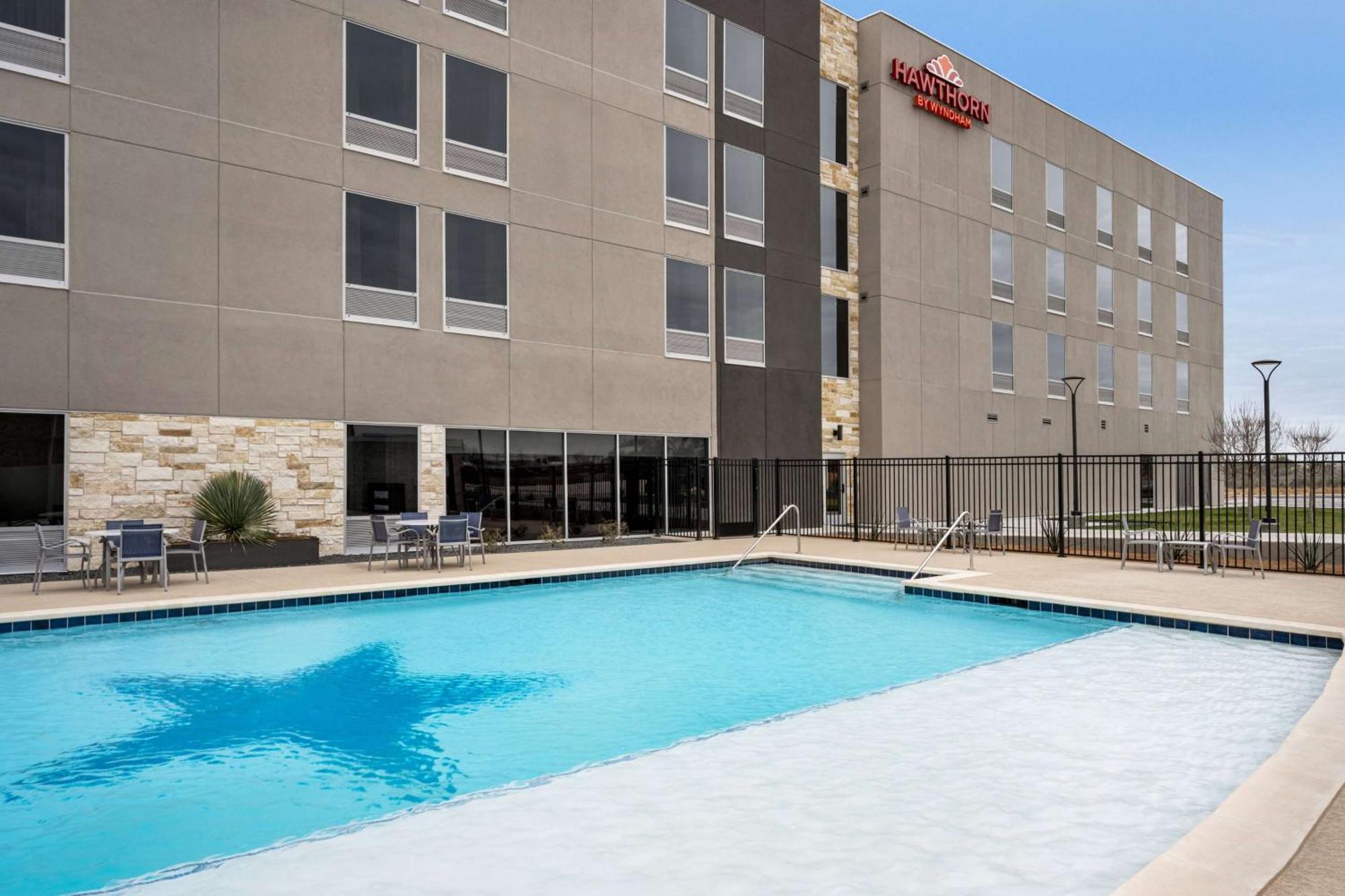 La Quinta Inn & Suites By Wyndham Del Rio Εξωτερικό φωτογραφία