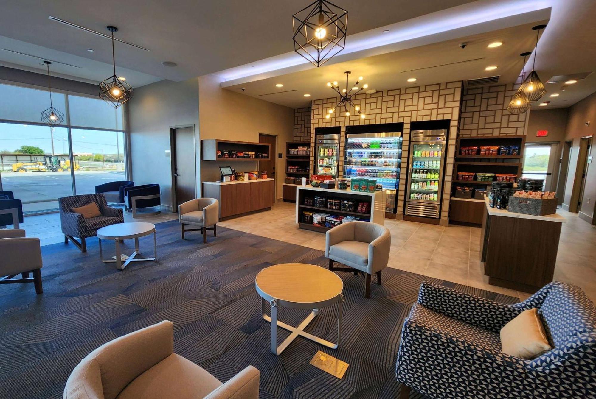 La Quinta Inn & Suites By Wyndham Del Rio Εξωτερικό φωτογραφία